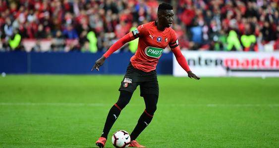  法甲黑马昂热爆冷逼平巴黎，防线表现惊艳  